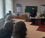 В Брянковском колледже ЛГПУ состоялась встреча студентов со священнослужителями Стахановского благочиния