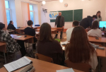 В Брянке состоялась очередная ярмарка учебных рабочих мест