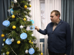 В Брянке к благотворительной акции «Ёлка Желаний» присоединились представители власти и общественности