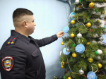 В Брянке к благотворительной акции «Ёлка Желаний» присоединились представители власти и общественности