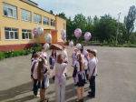 Глава города Евгений Морозов поздравил школьников с праздником последнего звонка